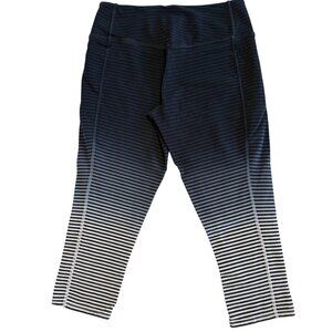 SMALL Nike DriFit Black Gray Stripe Ombre Cropped Leggings